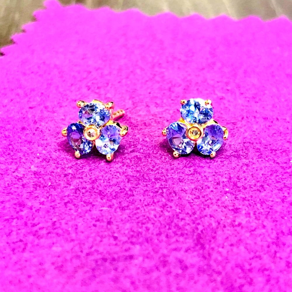 54.) New Tanzanite & Diamond Stud Earrings